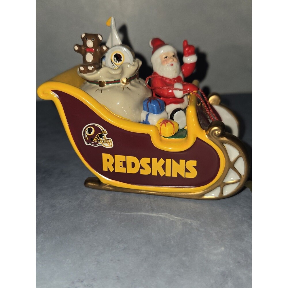 Danbury Mint Washington Redskins 2008 Santa Sleigh Ornament (T-C)